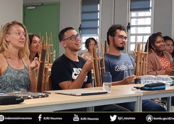 Angklung Permudah Mahasiswa New Caledonia Belajar Bahasa Indonesia
